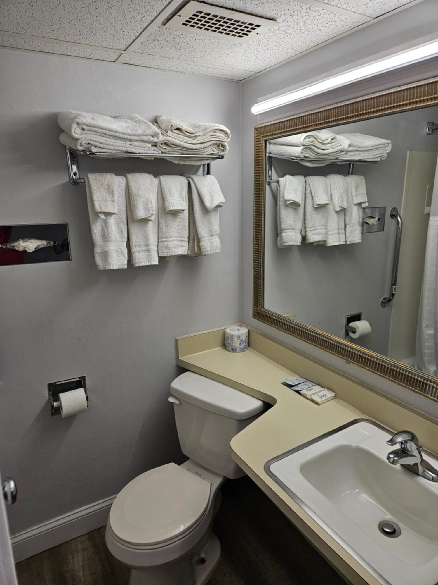 Center Street Value Inn Auburn Eksteriør bilde