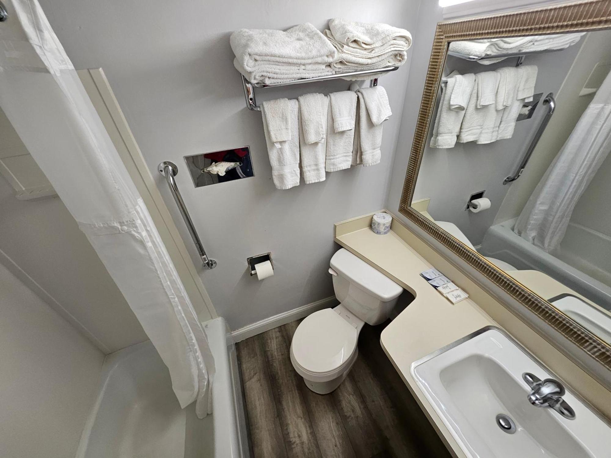 Center Street Value Inn Auburn Eksteriør bilde